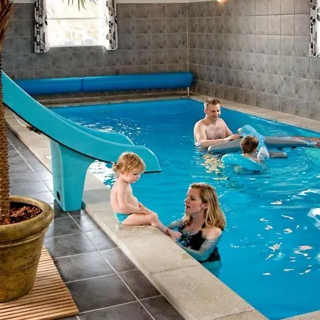 Дом отдыха Sleeps 22 Pool Wifi Vestermark